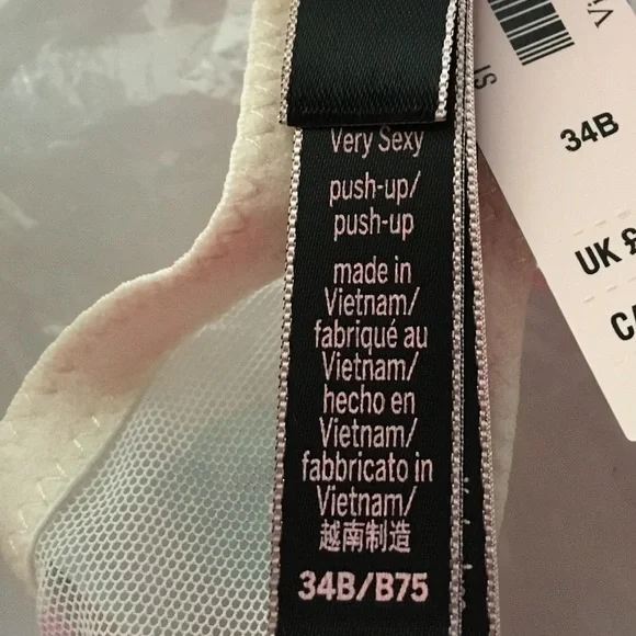 🌸😍VS Shine Strap Push-Up Bra & Brazilian Panty Set - Picture 8 of 11